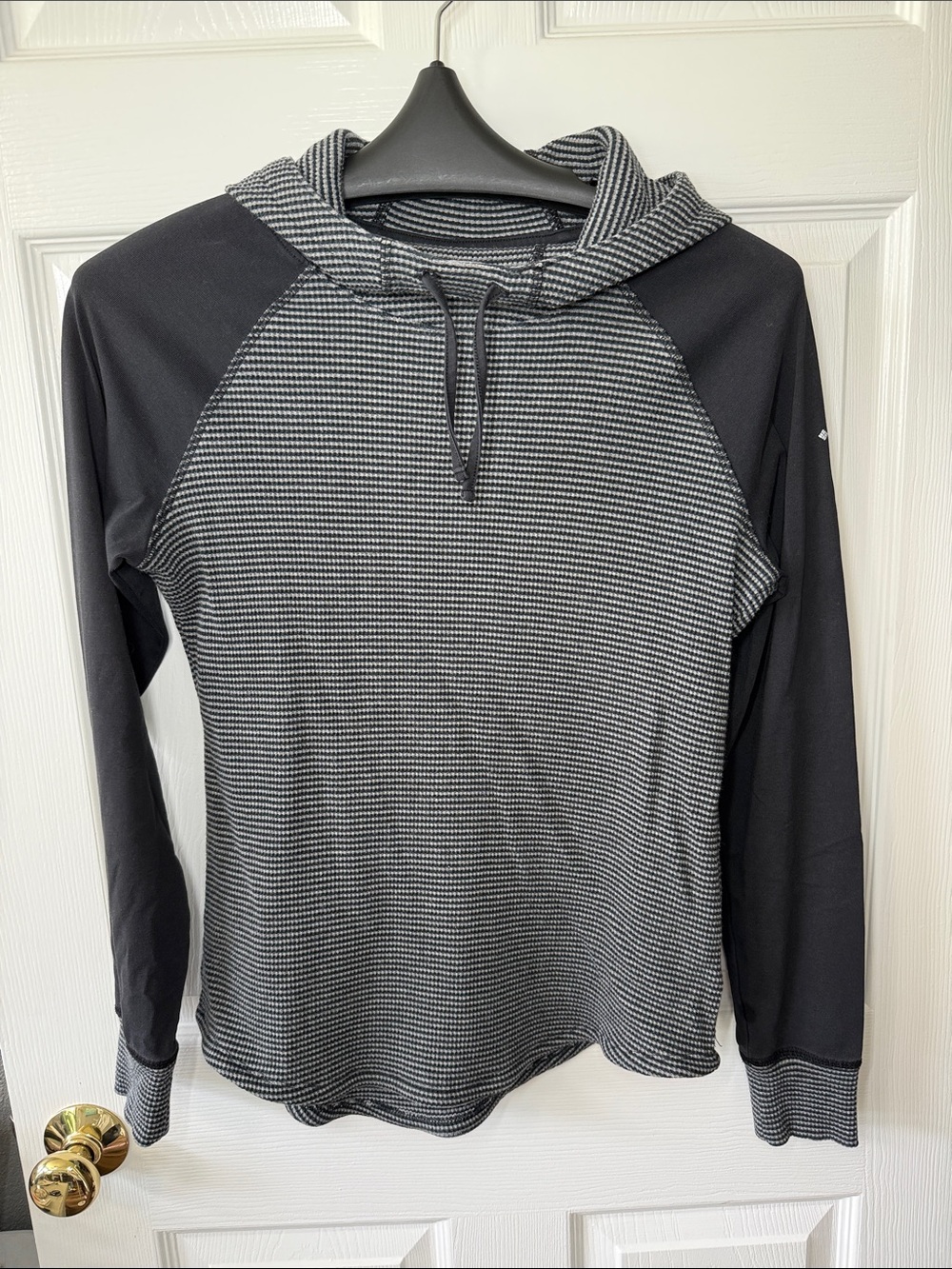 Columbia Black & Gray Striped Hooded Pullover